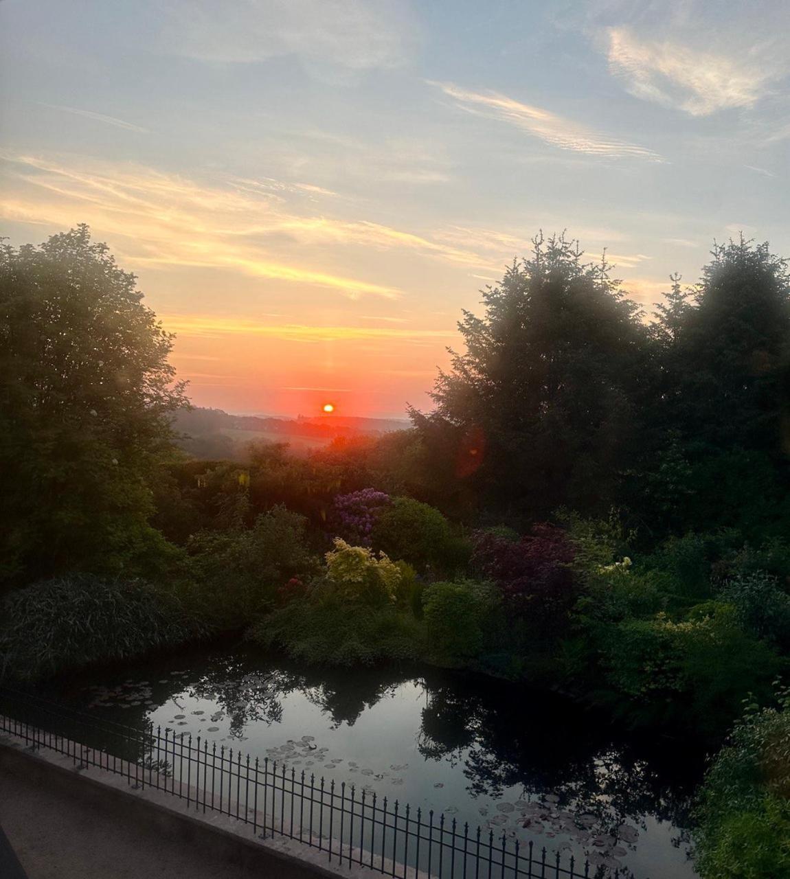 Awakening Alchemy Retreat Centre Panzió Inverurie Kültér fotó