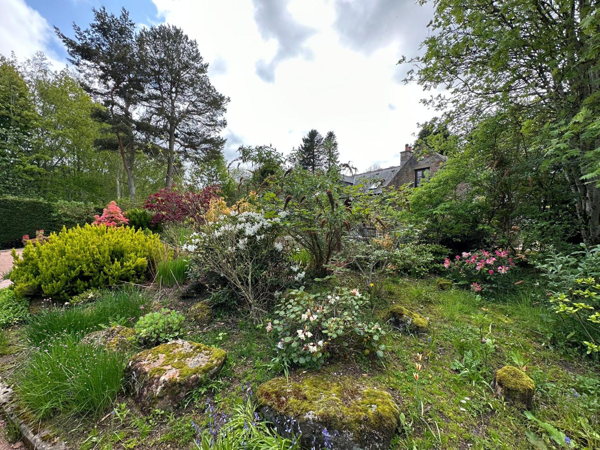 Awakening Alchemy Retreat Centre Panzió Inverurie Kültér fotó