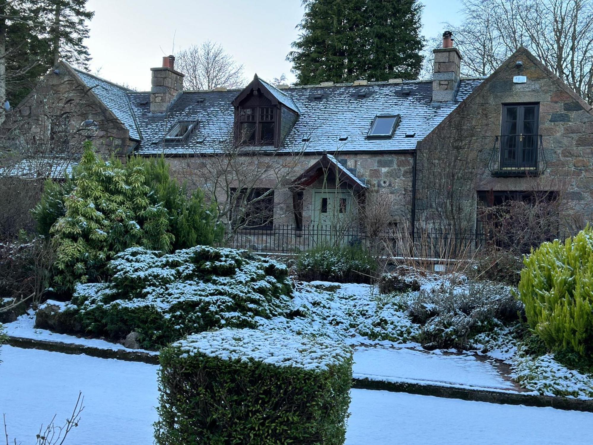 Awakening Alchemy Retreat Centre Panzió Inverurie Kültér fotó